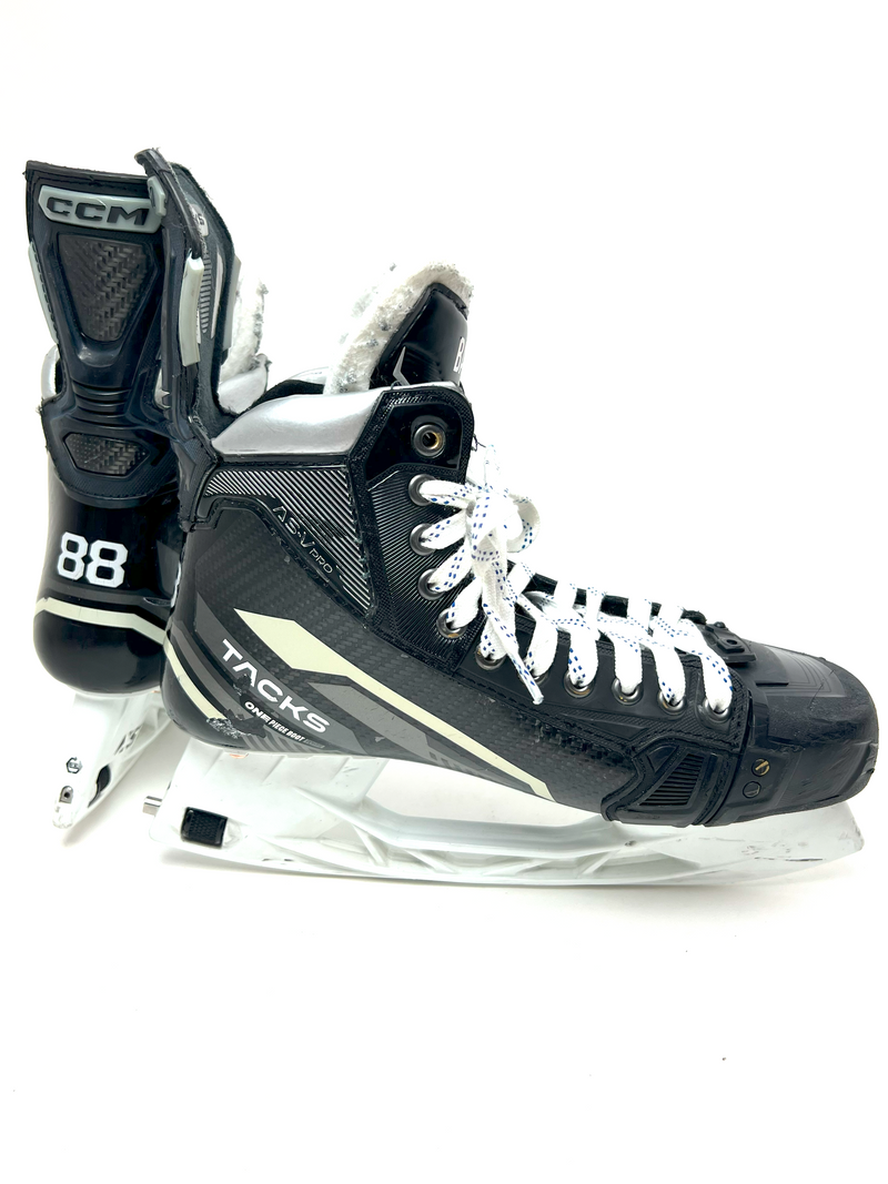 CCM Supertacks AS-V Pro Skates Size 9.5 E