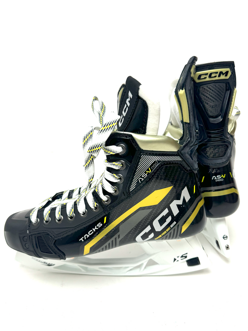 CCM Supertacks AS-V Pro Skates Size 9.5 D